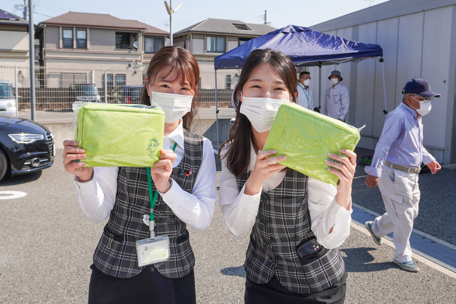 新鮮野菜と花き類を販売