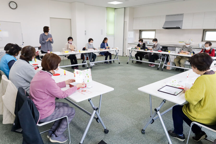 八田荘支部が押絵講習会を開催