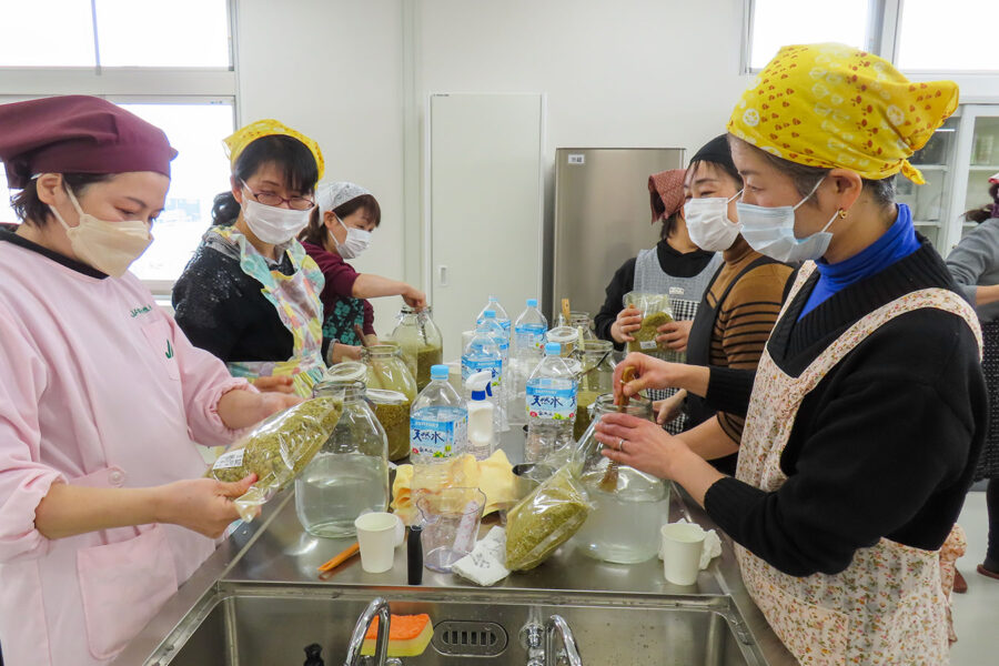 女性会フレッシュミズ「醤油づくり」講座を開催