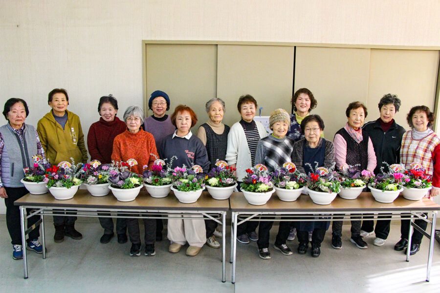 久世支部が寄せ植え講習会を開催