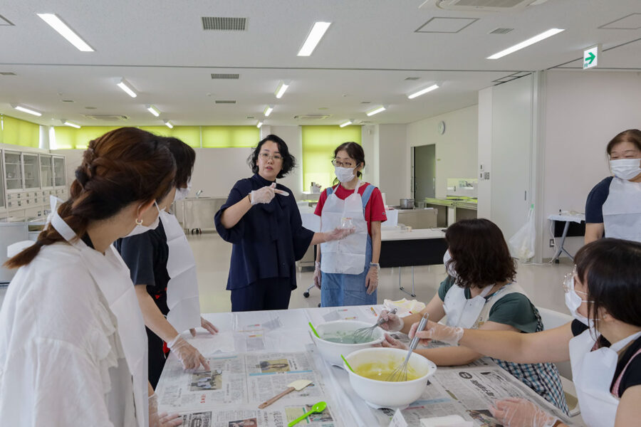 女性会フレッシュミズ「ハンドメイドソープ」に挑戦